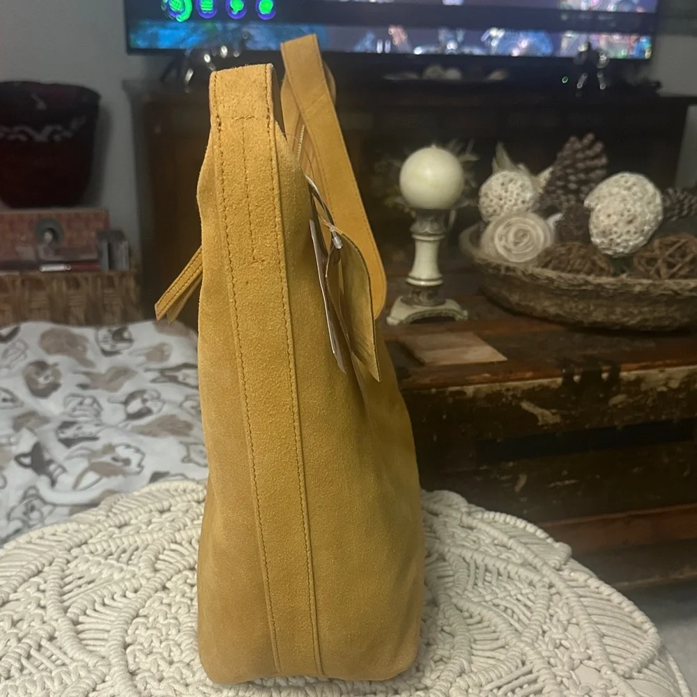 NWT- Margot New York Suede Leather Tan Shoulder Hobo Bag. New With Tags. - Picture 6 of 16